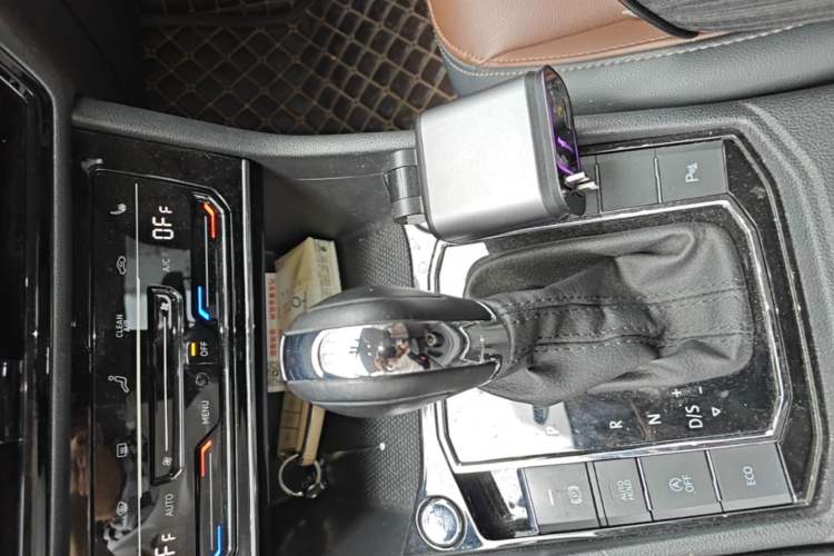 Used Volkswagen Lavida 2021 280TSI DSG Luxury Edition Gear Lever