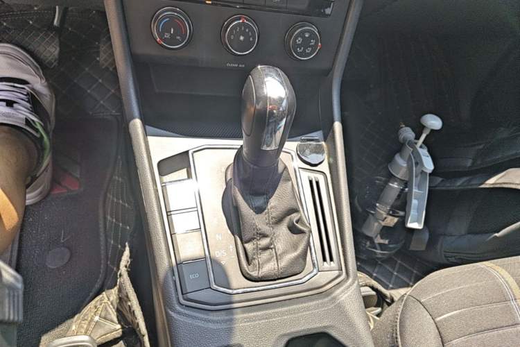 Used Volkswagen Lavida 2021 280TSI DSG Comfort Edition Gear Lever