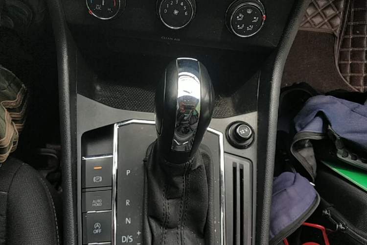 Used Volkswagen Lavida 2021 280TSI DSG Comfort Edition Gear Lever
