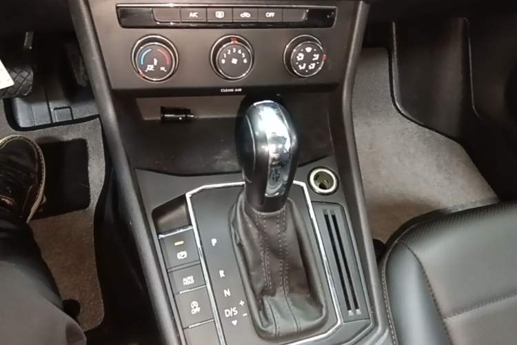 Used Volkswagen Lavida 2021 1.5L Automatic Comfort Edition Gear Lever