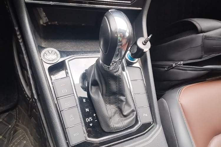Used Volkswagen Lavida 2021 280TSI DSG Luxury Edition Gear Lever