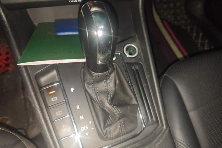 Used Volkswagen Lavida 2021 1.5L Automatic Vision Edition Gear Lever