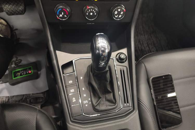 Used Volkswagen Lavida 2021 1.5L Automatic Comfort Edition Gear Lever