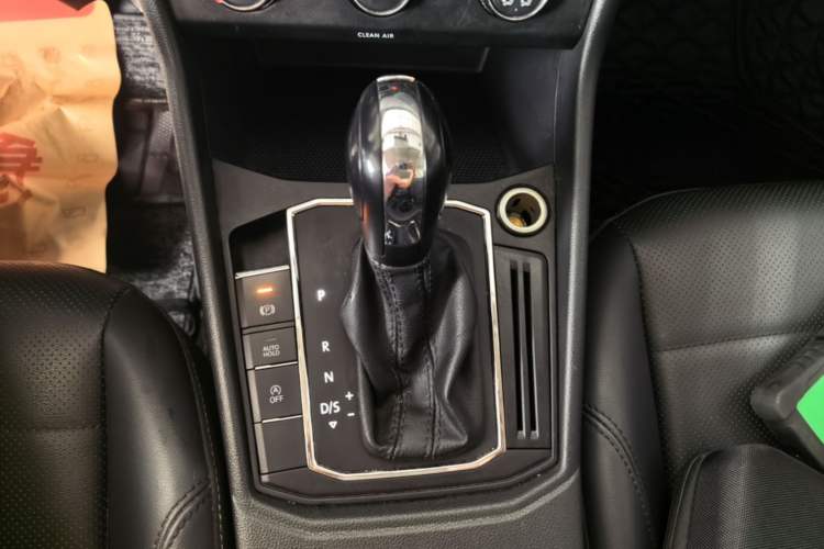 Used Volkswagen Lavida 2021 1.5L Automatic Comfort Edition Gear Lever