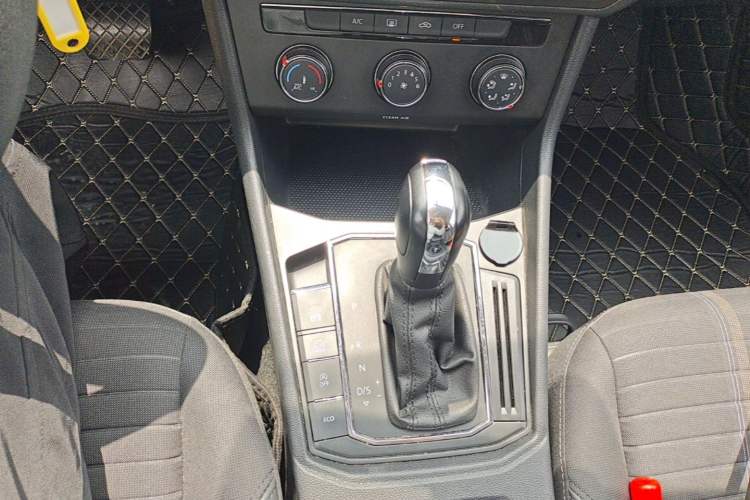 Used Volkswagen Lavida 2021 280TSI DSG Comfort Edition Gear Lever