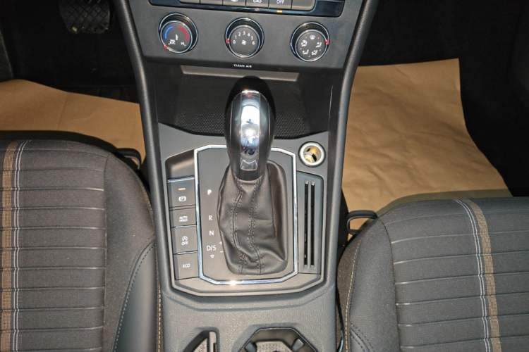 Used Volkswagen Lavida 2021 280TSI DSG Comfort Edition Gear Lever