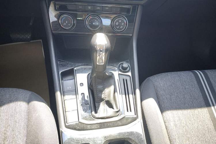 Used Volkswagen Lavida 2021 1.5L Automatic Fashion Edition Gear Lever