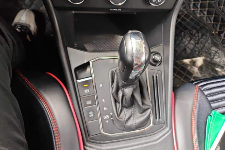 Used Volkswagen Lavida 2021 1.5L Automatic Comfort Edition Gear Lever