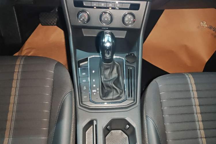 Used Volkswagen Lavida 2021 280TSI DSG Comfort Edition Gear Lever