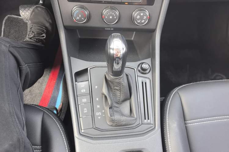 Used Volkswagen Lavida 2021 1.5L Automatic Fashion Edition Gear Lever