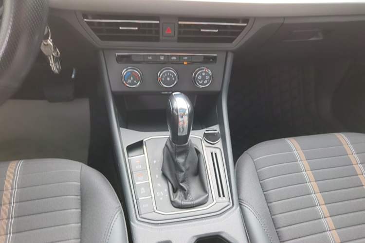 Used Volkswagen Lavida 2021 280TSI DSG Comfort Edition Gear Lever