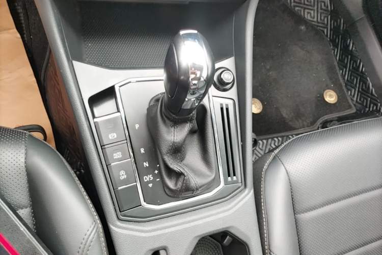 Used Volkswagen Lavida 2021 1.5L Automatic Comfort Edition Gear Lever
