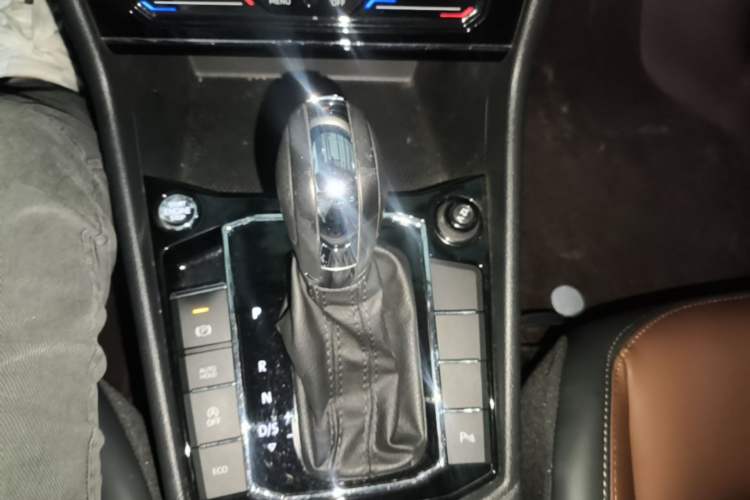 Used Volkswagen Lavida 2021 280TSI DSG Luxury Edition Gear Lever