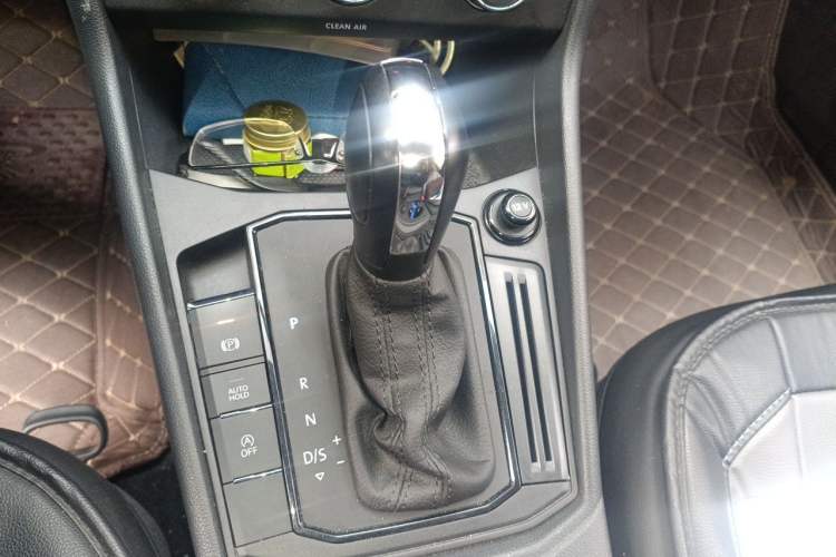 Used Volkswagen Lavida 2021 1.5L Automatic Fashion Edition Gear Lever
