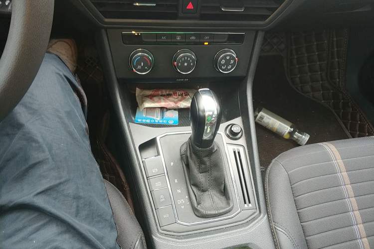 Used Volkswagen Lavida 2021 280TSI DSG Comfort Edition Gear Lever