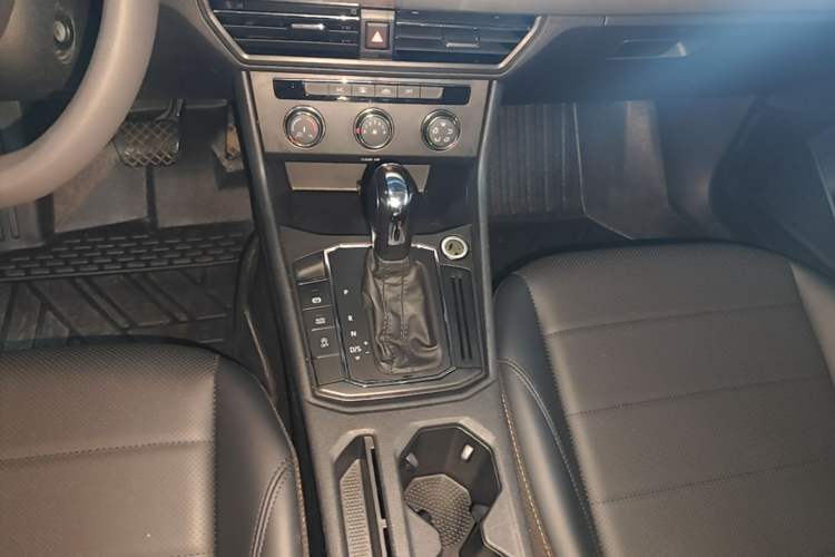 Used Volkswagen Lavida 2021 1.5L Automatic Comfort Edition Gear Lever