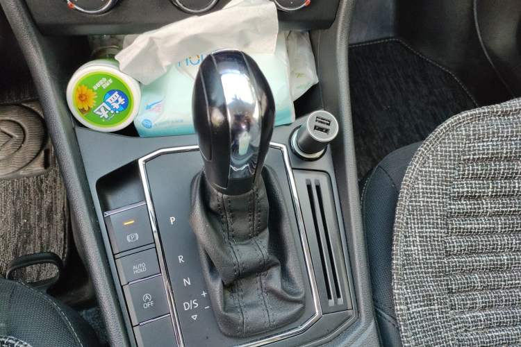 Used Volkswagen Lavida 2021 1.5L Automatic Vision Edition Gear Lever