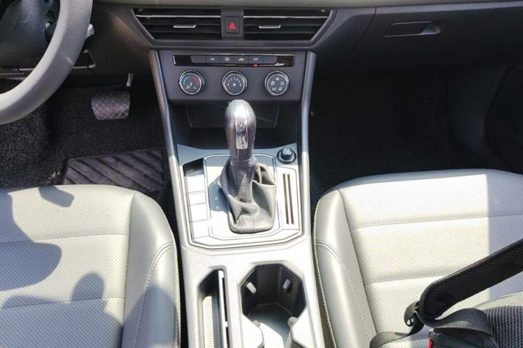 Used Volkswagen Lavida 2021 1.5L Automatic Comfort Edition Gear Lever