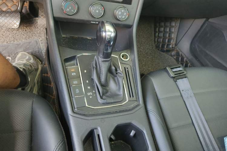 Used Volkswagen Lavida 2021 1.5L Automatic Comfort Edition Gear Lever