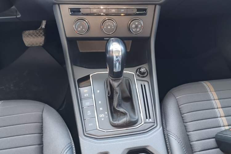 Used Volkswagen Lavida 2021 280TSI DSG Comfort Edition Gear Lever
