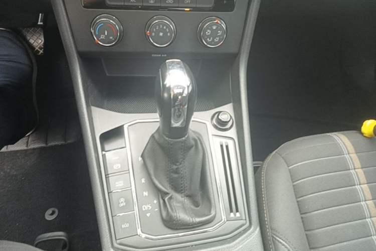 Used Volkswagen Lavida 2021 280TSI DSG Comfort Edition Gear Lever