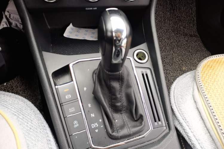 Used Volkswagen Lavida 2021 1.5L Automatic Vision Edition Gear Lever