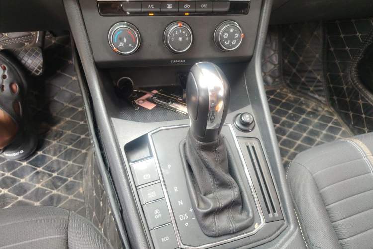 Used Volkswagen Lavida 2021 280TSI DSG Comfort Edition Gear Lever