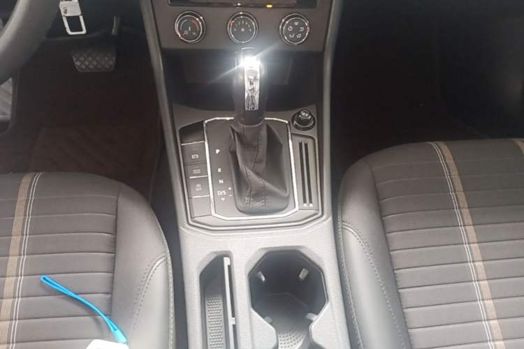 Used Volkswagen Lavida 2021 1.5L Automatic Vision Edition Gear Lever