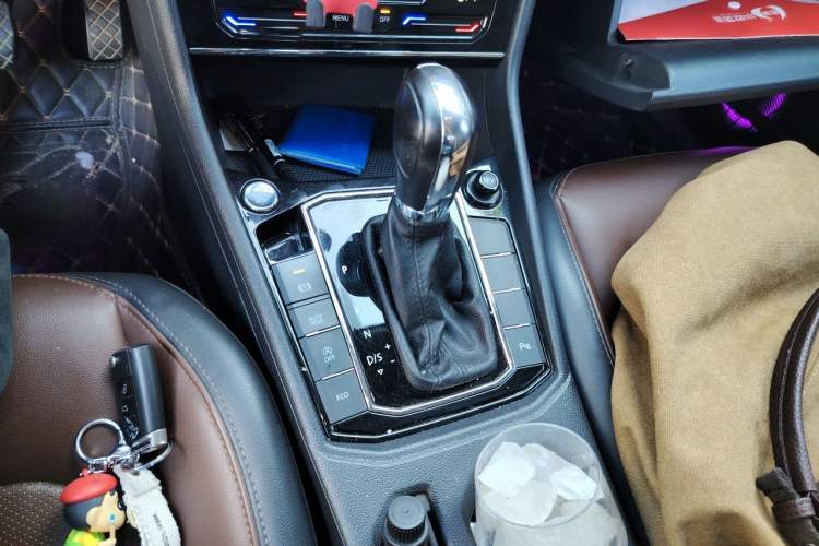 Used Volkswagen Lavida 2021 280TSI DSG Luxury Edition Gear Lever