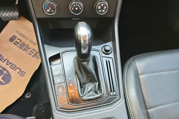 Used Volkswagen Lavida 2021 1.5L Automatic Fashion Edition Gear Lever