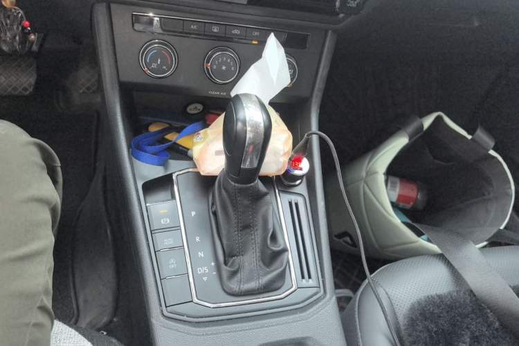 Used Volkswagen Lavida 2021 1.5L Automatic Comfort Edition Gear Lever