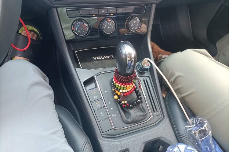 Used Volkswagen Lavida 2021 1.5L Automatic Comfort Edition Gear Lever