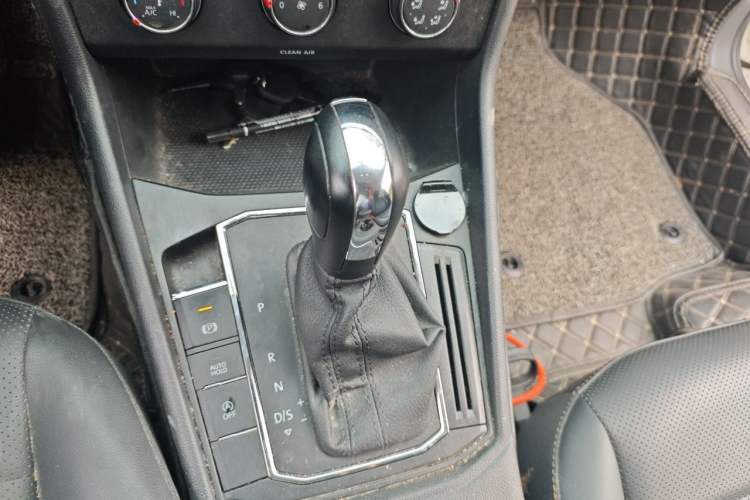 Used Volkswagen Lavida 2021 1.5L Automatic Comfort Edition Gear Lever