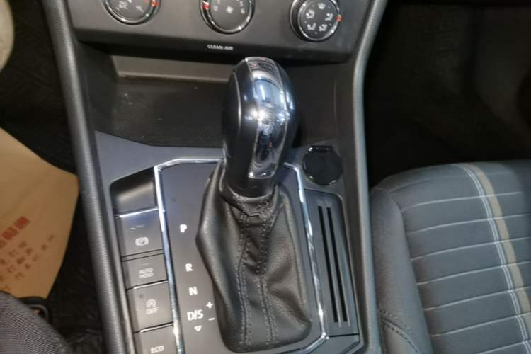 Used Volkswagen Lavida 2021 280TSI DSG Comfort Edition Gear Lever