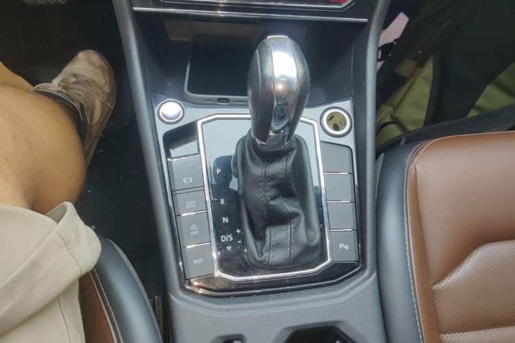 Used Volkswagen Lavida 2021 280TSI DSG Luxury Edition Gear Lever