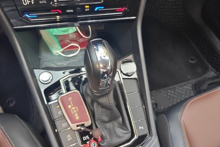 Used Volkswagen Lavida 2021 280TSI DSG Luxury Edition Gear Lever