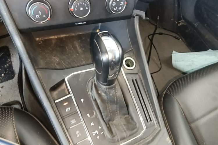 Used Volkswagen Lavida 2021 1.5L Automatic Comfort Edition Gear Lever