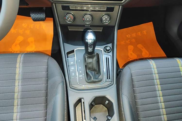 Used Volkswagen Lavida 2021 1.5L Automatic Vision Edition Gear Lever
