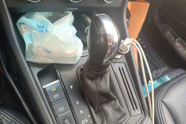 Used Volkswagen Lavida 2021 1.5L Automatic Fashion Edition Gear Lever
