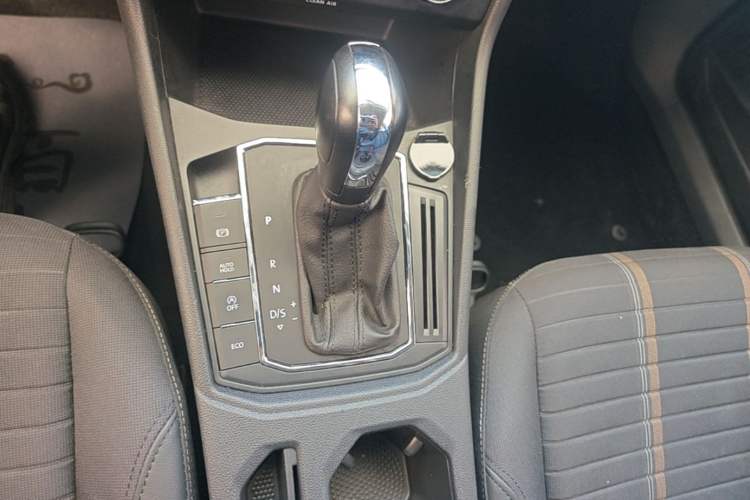 Used Volkswagen Lavida 2021 280TSI DSG Comfort Edition Gear Lever