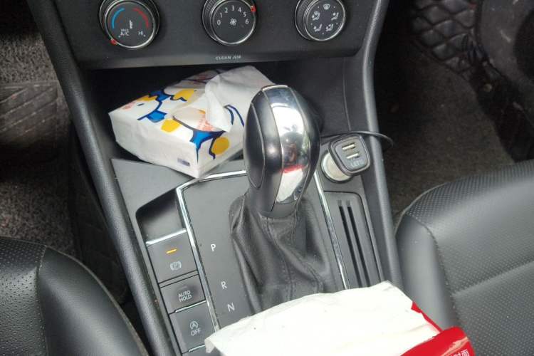 Used Volkswagen Lavida 2021 1.5L Automatic Comfort Edition Gear Lever