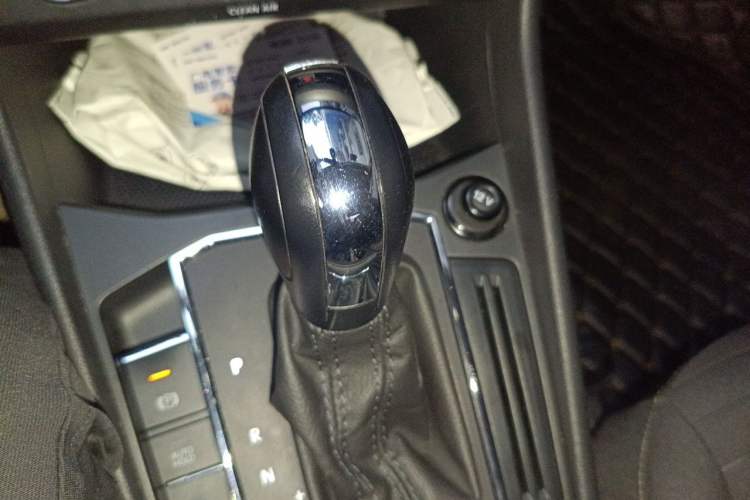 Used Volkswagen Lavida 2021 280TSI DSG Comfort Edition Gear Lever
