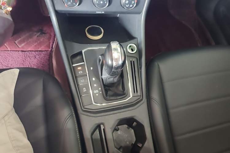 Used Volkswagen Lavida 2021 1.5L Automatic Comfort Edition Gear Lever