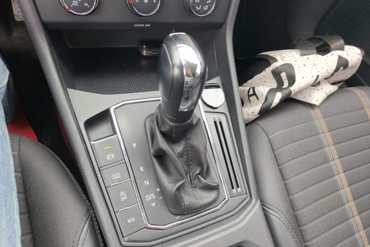 Used Volkswagen Lavida 2021 280TSI DSG Comfort Edition Gear Lever