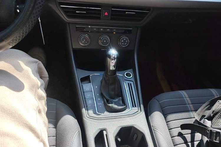 Used Volkswagen Lavida 2021 280TSI DSG Comfort Edition Gear Lever