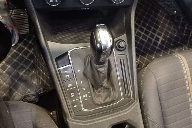 Used Volkswagen Lavida 2021 280TSI DSG Comfort Edition Gear Lever