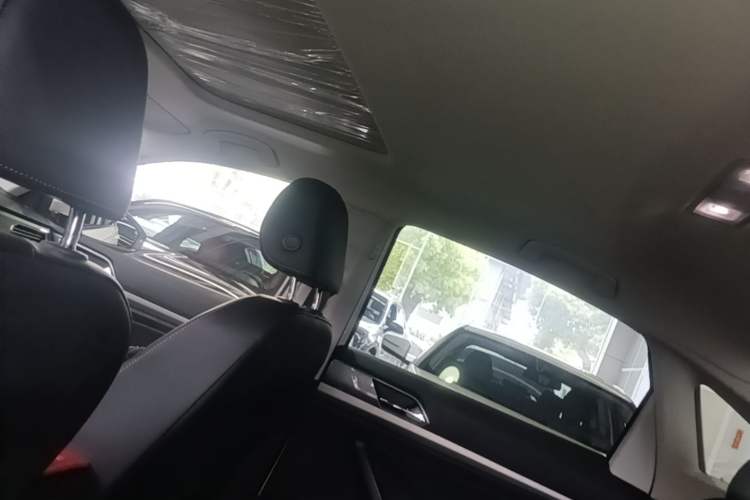 Used Volkswagen Lavida 2021 1.5L Automatic Comfort Edition Headliner