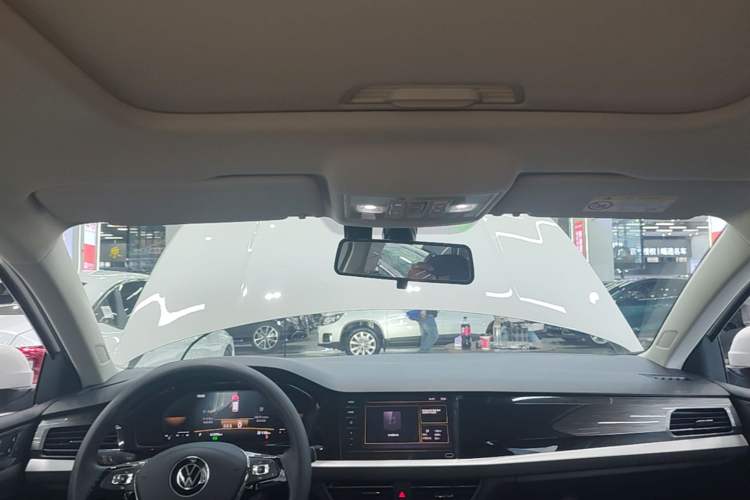 Used Volkswagen Lavida 2021 1.5L Automatic Comfort Edition Headliner