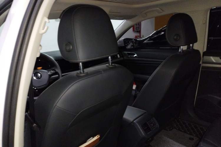 Used Volkswagen Lavida 2021 1.5L Automatic Comfort Edition Headliner