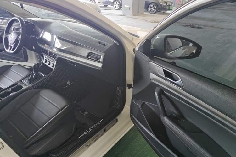Used Volkswagen Lavida 2021 1.5L Automatic Comfort Edition Interior 1